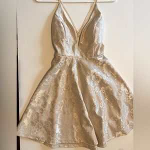 Windsor gold dress M